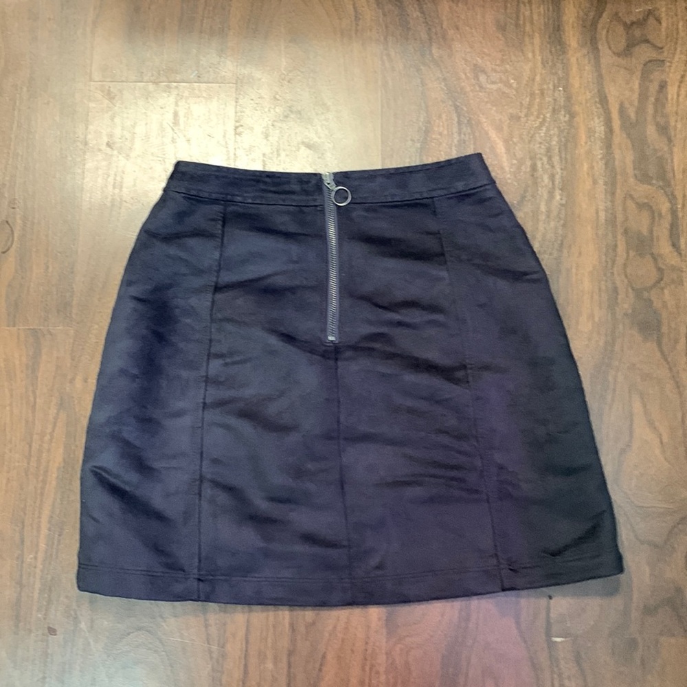 Black Old Navy zip up mini skirt